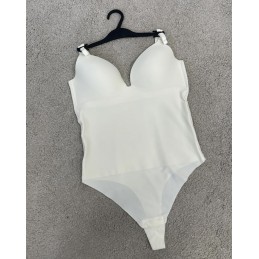 Shaped body ecru